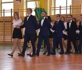 Zdjęcie z galerii: Uroczysta akademia w Zespole Szkół Ponadgimnazjalnych nr 2 im. Stanisława Staszica w Tomaszowie Maz.