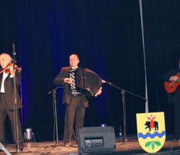 Zdjęcie z galerii: Koncert dla Seniorów 'Czardasz Trio'