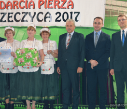 Zdjęcie z galerii: Powiatowy konkurs darcia pierza
