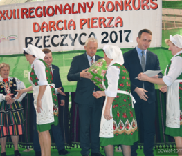 Zdjęcie z galerii: Powiatowy konkurs darcia pierza