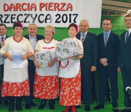Zdjęcie z galerii: Powiatowy konkurs darcia pierza