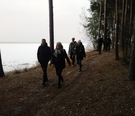 Zdjęcie z galerii: Uczniowie szkoły ZSP Nr 8  oddali hołd bohaterach AK