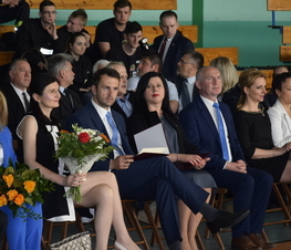 Zdjęcie z galerii: POŻEGNANIE KLAS MATURALNYCH