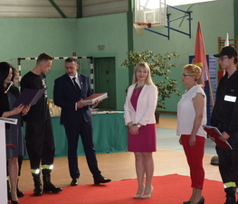 Zdjęcie z galerii: POŻEGNANIE KLAS MATURALNYCH