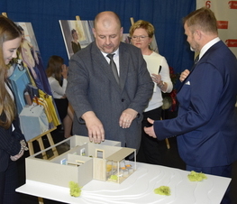 Zdjęcie z galerii: POŻEGNANIE KLAS MATURALNYCH