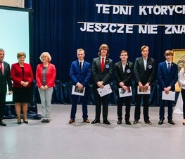Zdjęcie z galerii: POŻEGNANIE KLAS MATURALNYCH