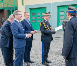Zdjęcie z galerii: Przekazanie wozów strażackich