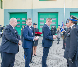 Zdjęcie z galerii: Przekazanie wozów strażackich