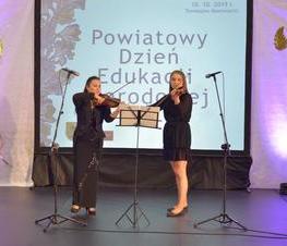 Zdjęcie z galerii: Uroczystość z okazji Dnia Edukacji Narodowej