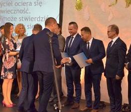 Zdjęcie z galerii: Uroczystość z okazji Dnia Edukacji Narodowej