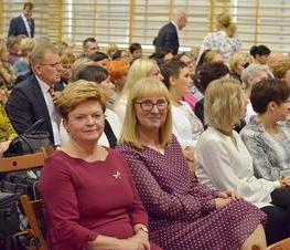 Zdjęcie z galerii: Uroczystość z okazji Dnia Edukacji Narodowej