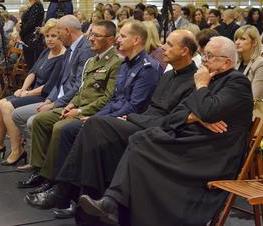 Zdjęcie z galerii: Uroczystość z okazji Dnia Edukacji Narodowej