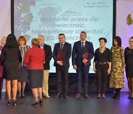 Zdjęcie z galerii: Uroczystość z okazji Dnia Edukacji Narodowej