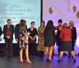 Zdjęcie z galerii: Uroczystość z okazji Dnia Edukacji Narodowej
