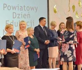 Zdjęcie z galerii: Uroczystość z okazji Dnia Edukacji Narodowej