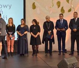 Zdjęcie z galerii: Uroczystość z okazji Dnia Edukacji Narodowej
