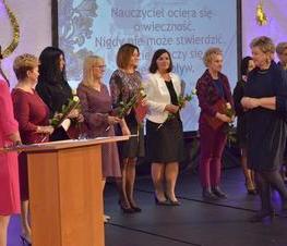 Zdjęcie z galerii: Uroczystość z okazji Dnia Edukacji Narodowej