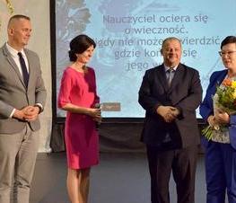 Zdjęcie z galerii: Uroczystość z okazji Dnia Edukacji Narodowej