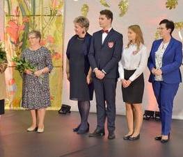 Zdjęcie z galerii: Uroczystość z okazji Dnia Edukacji Narodowej