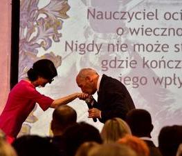 Zdjęcie z galerii: Uroczystość z okazji Dnia Edukacji Narodowej