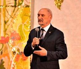 Zdjęcie z galerii: Uroczystość z okazji Dnia Edukacji Narodowej