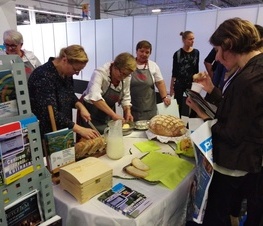 Zdjęcie z galerii: Powiat na targach World Travel Show 2019