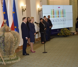 Zdjęcie z galerii: Spotkanie z udziałem Pary Prezydenckiej podsumowujące tegoroczne Dożynki Prezydenckie w Spale 
