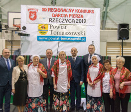 Zdjęcie z galerii: Darły pierze w Rzeczycy