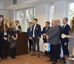 Zdjęcie z galerii: Władze Powiatu uhonorowały uczniów szkół ponadgimnazjalnych za działalność na rzecz honorowego krwiodawstwa