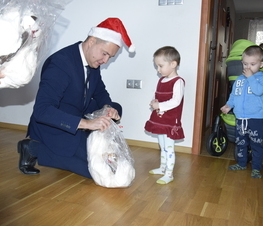 Zdjęcie z galerii: Mikołajkowe paczki dla dzieci