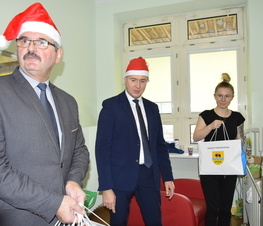 Zdjęcie z galerii: Mikołajkowe paczki dla dzieci