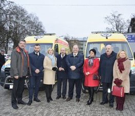 Zdjęcie z galerii: Nowe ambulanse dla Tomaszowskiego Centrum Zdrowia