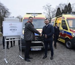 Zdjęcie z galerii: Nowe ambulanse dla Tomaszowskiego Centrum Zdrowia