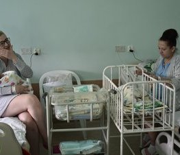 Zdjęcie z galerii: Zarząd Powiatu odwiedził pierwsze dzieci urodzone w 2020 r. w Tomaszowskim Centrum Zdrowia