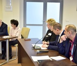 Zdjęcie z galerii: Posiedzenie Powiatowego Zespołu Zarządzania Kryzysowego w sprawie koronawirusa