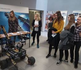 Zdjęcie z galerii: I LO zaprasza absolwentów szkół podstawowych do kontynuowania nauki w roku szkolnym 2020/2021