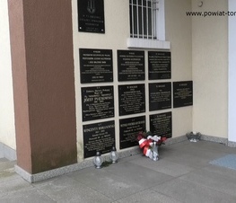 Zdjęcie z galerii: Pamięć o 80. rocznicy zbrodni katyńskiej