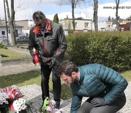 Zdjęcie z galerii: Pamięć o 80. rocznicy zbrodni katyńskiej