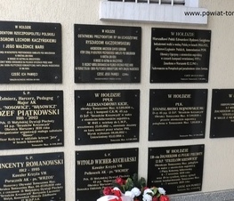 Zdjęcie z galerii: Pamięć o 80. rocznicy zbrodni katyńskiej
