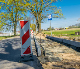 Zdjęcie z galerii: Budowa chodnika w ciągu drogi powiatowej nr 4314E miejscowości Henryków
