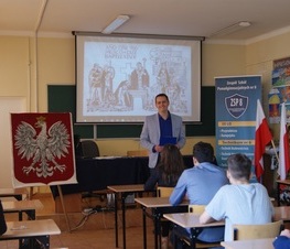 Zdjęcie z galerii: Majowe święta w ZSP nr 8 