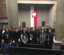Zdjęcie z galerii: Majowe święta w ZSP nr 8 