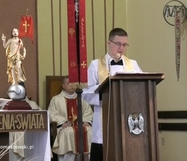 Zdjęcie z galerii: Niedzielne msze święte w kościele pw. Świętej Rodziny w Tomaszowie Mazowieckim