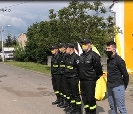 Zdjęcie z galerii: Odsłonięcie muralu w Zespole Szkół Ponadpodstawowych nr 3 im. Jana Pawła II