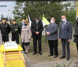 Zdjęcie z galerii: Odsłonięcie muralu w Zespole Szkół Ponadpodstawowych nr 3 im. Jana Pawła II