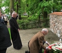 Zdjęcie z galerii: W Będkowie upamiętniono Błażeja Stolarskiego, działacza społecznego i politycznego, jednego z przywódców ruchu ludowego