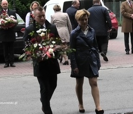 Zdjęcie z galerii: W Będkowie upamiętniono Błażeja Stolarskiego, działacza społecznego i politycznego, jednego z przywódców ruchu ludowego