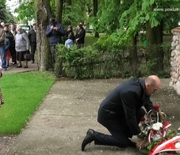 Zdjęcie z galerii: W Będkowie upamiętniono Błażeja Stolarskiego, działacza społecznego i politycznego, jednego z przywódców ruchu ludowego
