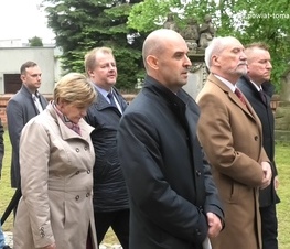 Zdjęcie z galerii: W Będkowie upamiętniono Błażeja Stolarskiego, działacza społecznego i politycznego, jednego z przywódców ruchu ludowego