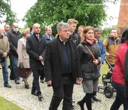 Zdjęcie z galerii: W Będkowie upamiętniono Błażeja Stolarskiego, działacza społecznego i politycznego, jednego z przywódców ruchu ludowego